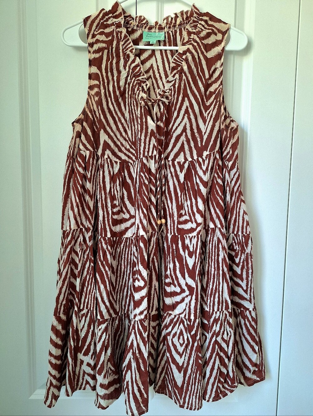 True Destinations brown cream zebra print sleeveless tiered dress Size Small